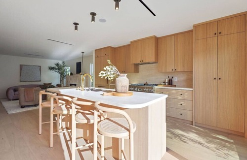 Sherman Oaks Casa | NEW! Sherman Oaks Luxury Retreat w/ Saltwater Pool