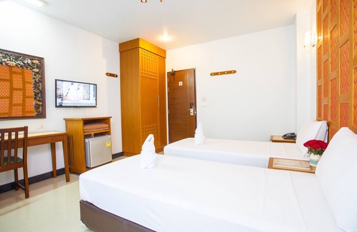 Chana Songkhram Hotel | New Siam Palace Ville