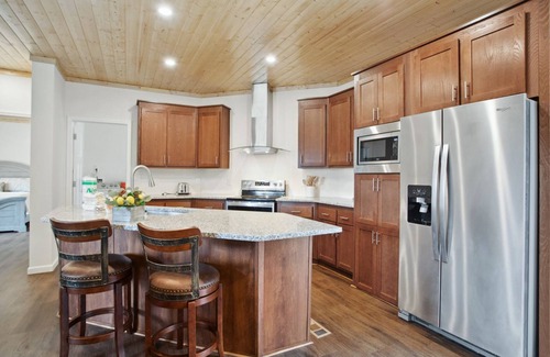 Vilas Cabina | New Single-Level Cabin Near Boone