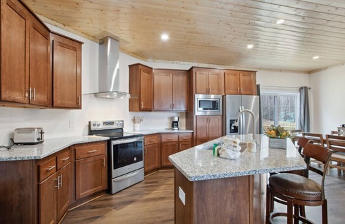 Vilas Cabina | New Single-Level Cabin Near Boone