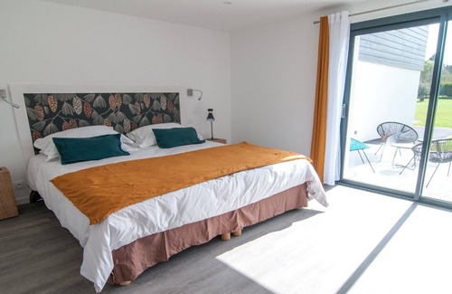 Tregastel Villa | Nuevo! Villa arquitecto de pie completo en 400m del mar con jardín cerrado