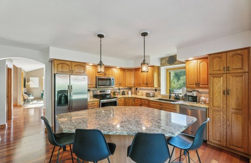 Hastings Casa | NEW! Sleeps 12, Fam. Friendly, Game Room. Dog OK!