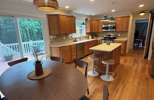 Royal Pines Casa | NEW! Sleeps up to 18, Games, Sauna, Pool, Spa, Fire Pit- South of Asheville