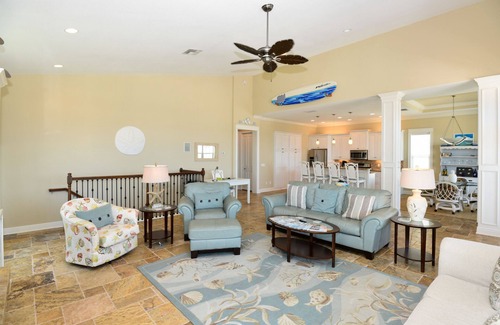 New Smyrna Beach Casa | 🌴OTOÑO !!! 🐬 VISTA AL MAR PASOS A LA PLAYA CERCA DE TODOS Y FLAGLER AVE