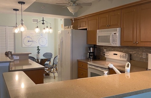 Bouchelles Island Condominio | New Smyrna Beach intercoastal complex blocks from the beach!