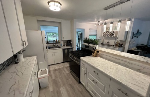 New Smyrna Beach Casa | New Smyrna Beach- 50 Dollar Night Reduction!! Walk to Canal St - Pet Friendly!
