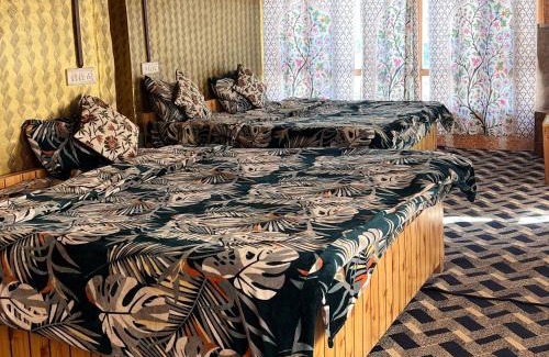 Laripora Casa | New snow view resort pahalgam