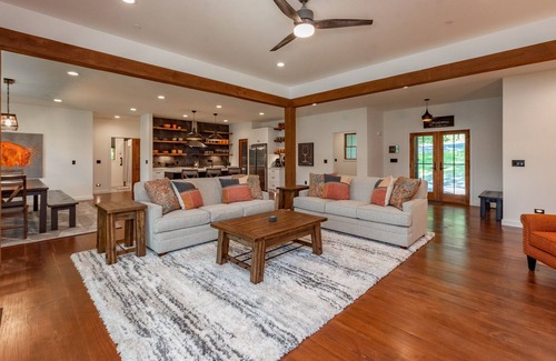 Sky Valley Casa | New! Snowman: Golf Area, Hot Tub, Fireplace, A/C!