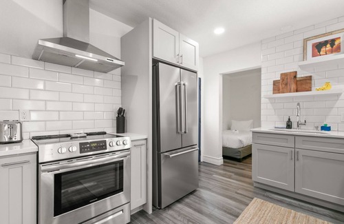 Courier City - Oscawana Casa | NEW Soho Home - Perfect Space for Families