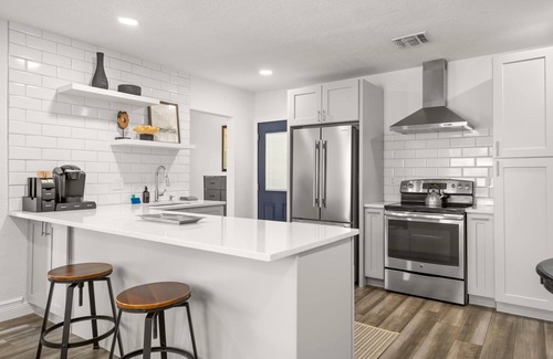 Courier City - Oscawana Casa | NEW Soho Oasis - Stunning Home In Heart of Soho