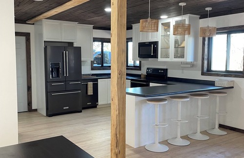 Moorcroft Casa | New Solar Powered Home on Cozy Pine Ridge