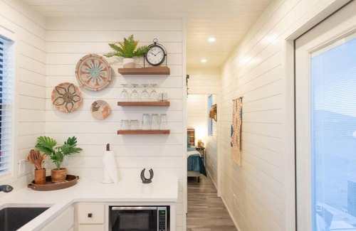 Alpine Casa | New Southwest Shipping Container-in Alpine