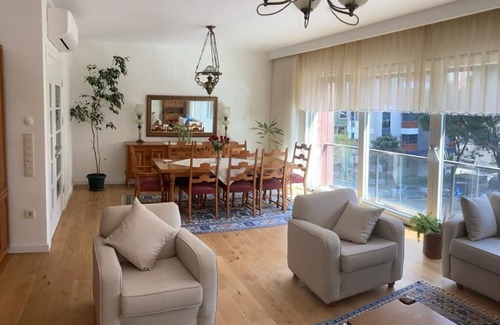 Kadikoy Apartamento | NEW Spacious 3 Bedroom Apartment in Fenerbahce