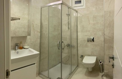 Kadikoy Apartamento | NEW Spacious 3 Bedroom Apartment in Fenerbahce