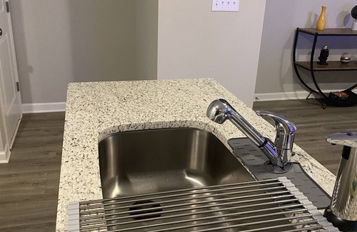East Point Casa | New Spacious 3 bedroom 2.5 bath town house near the Airport