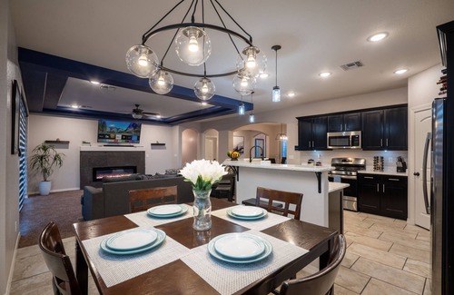 El Paso Casa | ** New Spacious 4 BED 3bath Home W/ Beautiful Yard/Fire Pit/ Grill/Gym/PingPong*