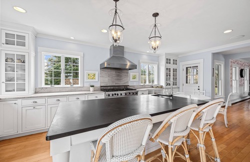 Harwich Center Casa | NEW! Spacious 5 bedroom Estate with Heated Pool in Beautiful Harwich