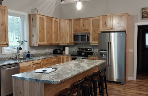 Hill City Casa | New spacious beautiful Home in enchanting Hill City!