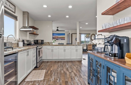Valencia Park Casa | New Spacious Family Home 15 min to Downtown