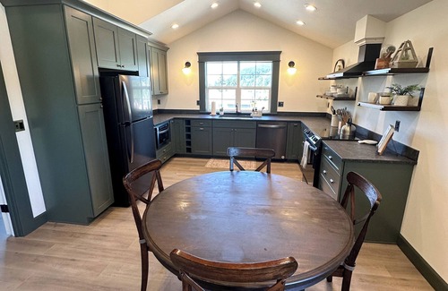 Clatskanie Apartamento | New Spacious Guesthouse in Clatskanie, OR