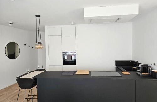 Hollerich Apartamento | New Spacious Two Bedroom Center with Parking, near Public Transport