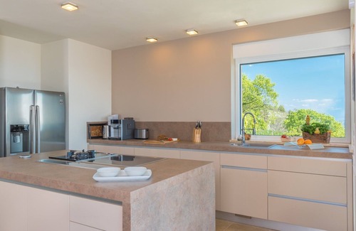Ripenda Kosi Casa | Nuevo! ¡Espaciosa villa de lujo habitable durante todo el año con magníficas vistas al mar!