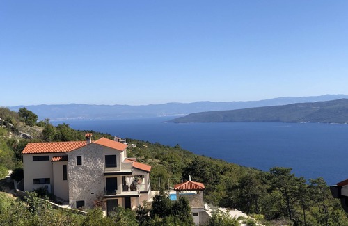 Ripenda Kosi Casa | Nuevo! ¡Espaciosa villa de lujo habitable durante todo el año con magníficas vistas al mar!