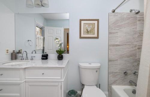 Ashbrook - Clawson Village Casa | New! Special Intro Rate! Walkable, Fenced-In Yard