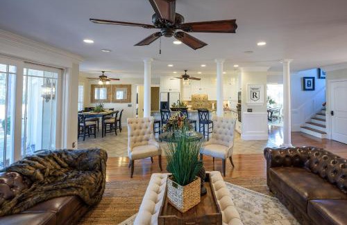 Pinehurst Villa | New - Spectacular️ Golf Views - Sleeps 20 - Pinehurst National #9 - Near DT Pinehurst!