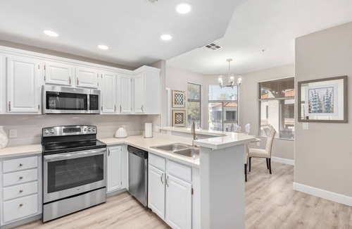 Central Scottsdale Condominio | New Spectacular Luxury Condo !