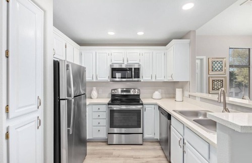 Central Scottsdale Condominio | New Spectacular Luxury Condo !