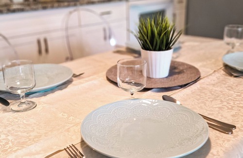 Williams Town Condominio | NEW Stunning Ground Floor Beachfront Studio in Coral Beach, Grand Bahamas