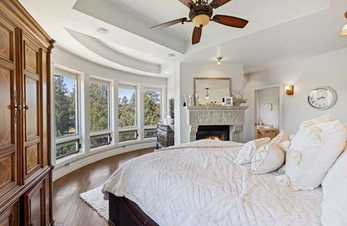 Loghill Village Casa | New! Stunning Log Hill Home on the Divide Golf Course - Fitness Room & Sauna