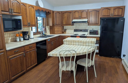 Sturgeon Lake Cabina | NEW! Sturgeon Lake Retreat: Beautiful Lakefront home on Sturgeon Island
