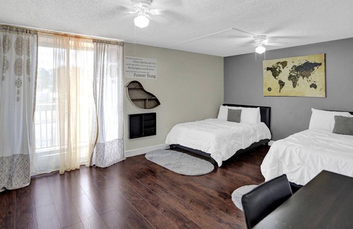 Ives Estates Casa | New! Stylish 3/2.5 Townhome w/2 Balconies & Patio, Near Hard Rock Stadium & Casino