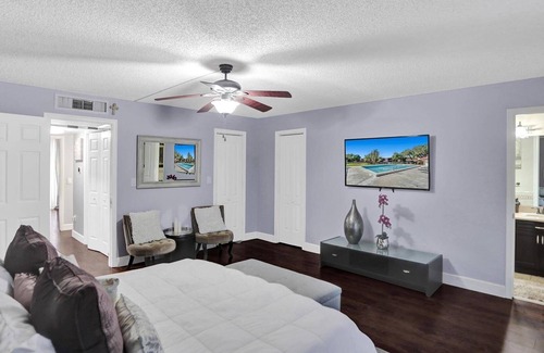 Ives Estates Casa | New! Stylish 3/2.5 Townhome w/2 Balconies & Patio, Near Hard Rock Stadium & Casino