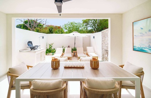 Gibbes Apartamento | New Stylish 3BR, Walk to Beach! Pool