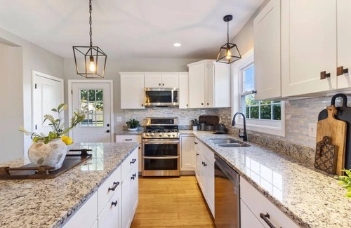 South Portland Casa | New: Stylish 4BR Retreat, Dog-Friendly Comfort, Close to Portland & Beaches