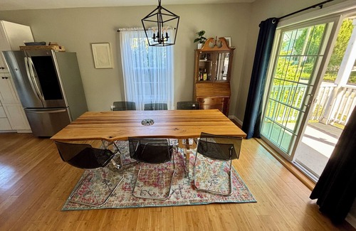 South Portland Casa | New: Stylish 4BR Retreat, Dog-Friendly Comfort, Close to Portland & Beaches