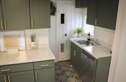 Berea Casa | NEW Stylish and Modern 1-bedroom Bungalow - 4 miles to CLE