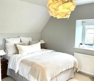 South Cerney Casa | New - Stylish Cotswold cottage
