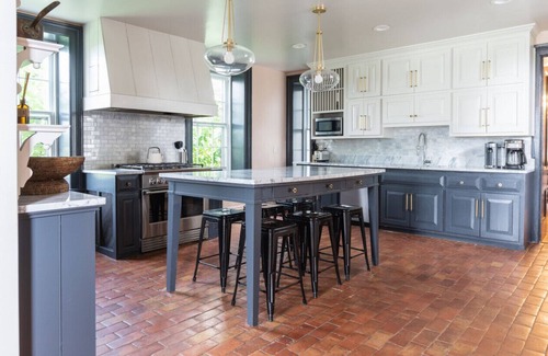 Town of Marbletown Casa | NEW: Superbly Stylish Limestone Villa