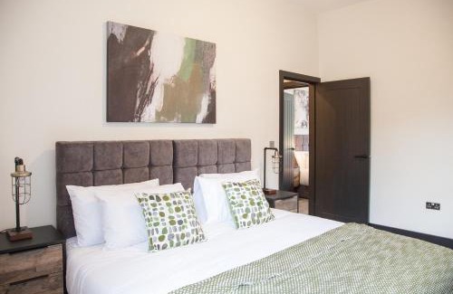 Manchester Apartamento | New! Stylish & Modern Home With Free Parking! Book Now!