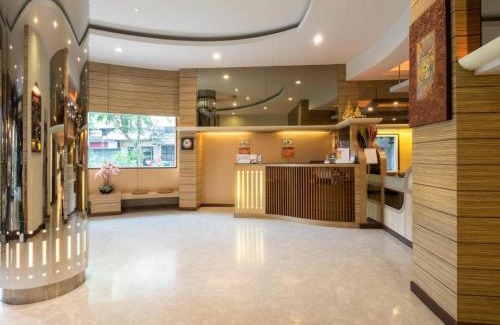Pom Prap Sattru Phai Complejo | New Suanmali Hotel