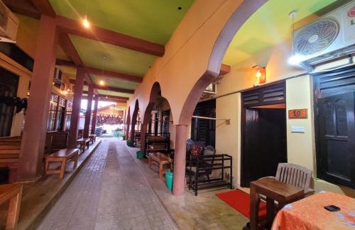 Pottuvil Division 2 Hotel | New Sunrise Hotel