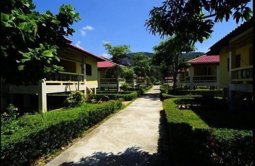 Bang Po Hotel | New Sunrise Village Bang Po Beach