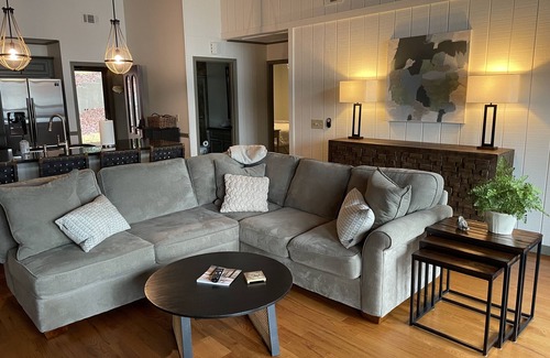 Gainesville Cabaña | New! Sunset Cove - Lake Lanier - Cozy Cottage, Amazing Views, Deep Water Dock