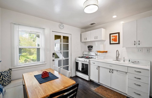 Silver Strand Casa | NEW - Surf Bungalow w/ Hot Tub - Steps from Beach