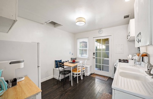 Silver Strand Casa | NEW - Surf Bungalow w/ Hot Tub - Steps from Beach