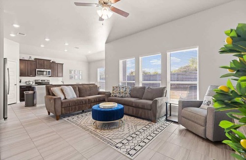 Temple Casa | Baylor Scott & White House | 6 Beds | EV Charger + Fast Wi-Fi